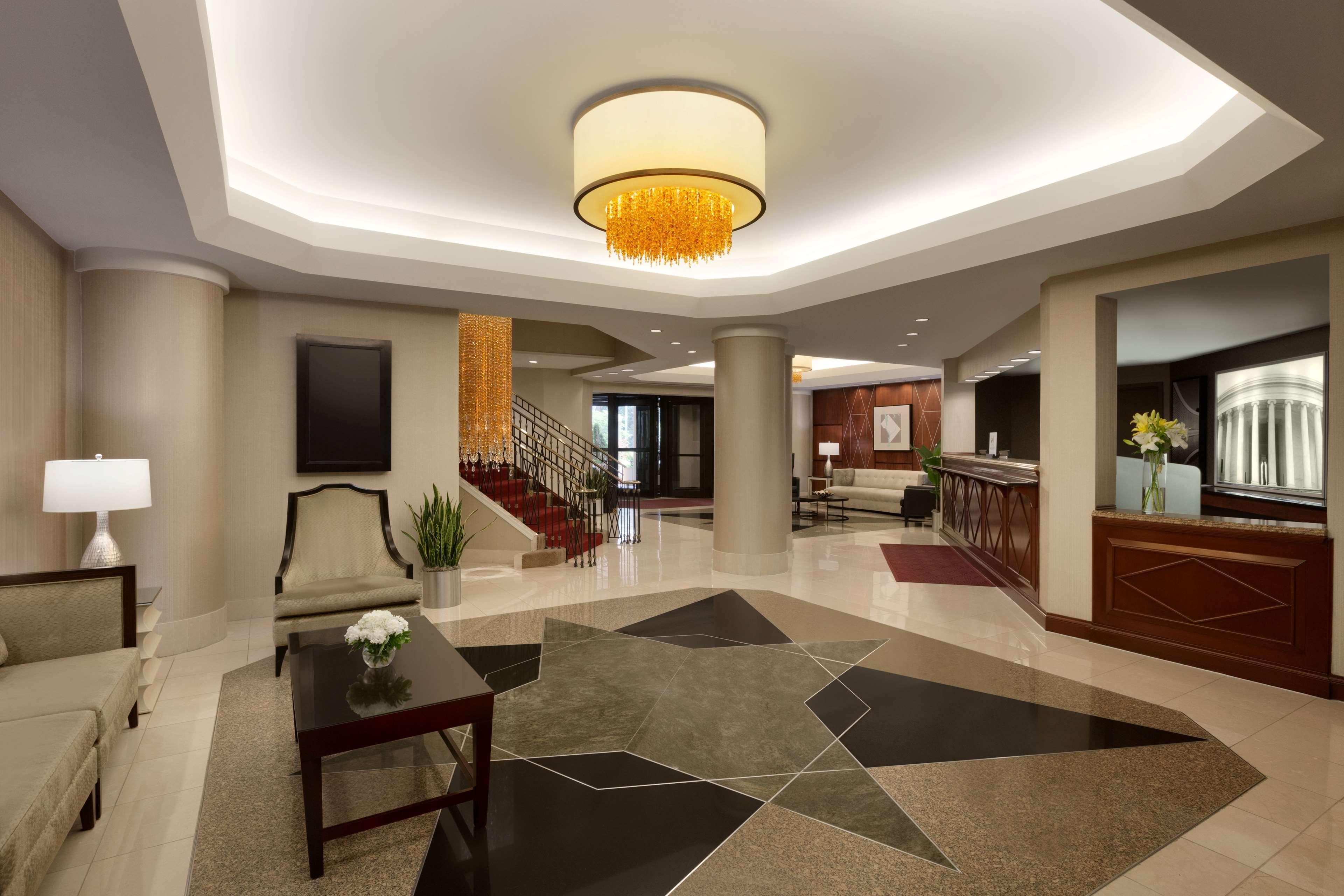 Hilton Arlington Hotel Exterior photo