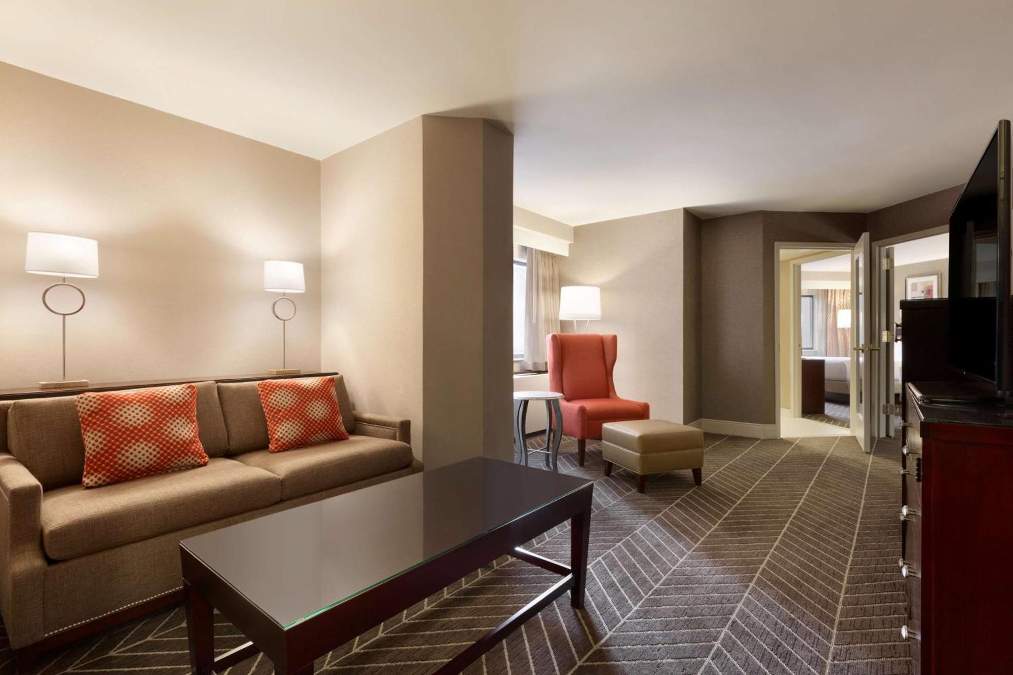 Hilton Arlington Hotel Exterior photo