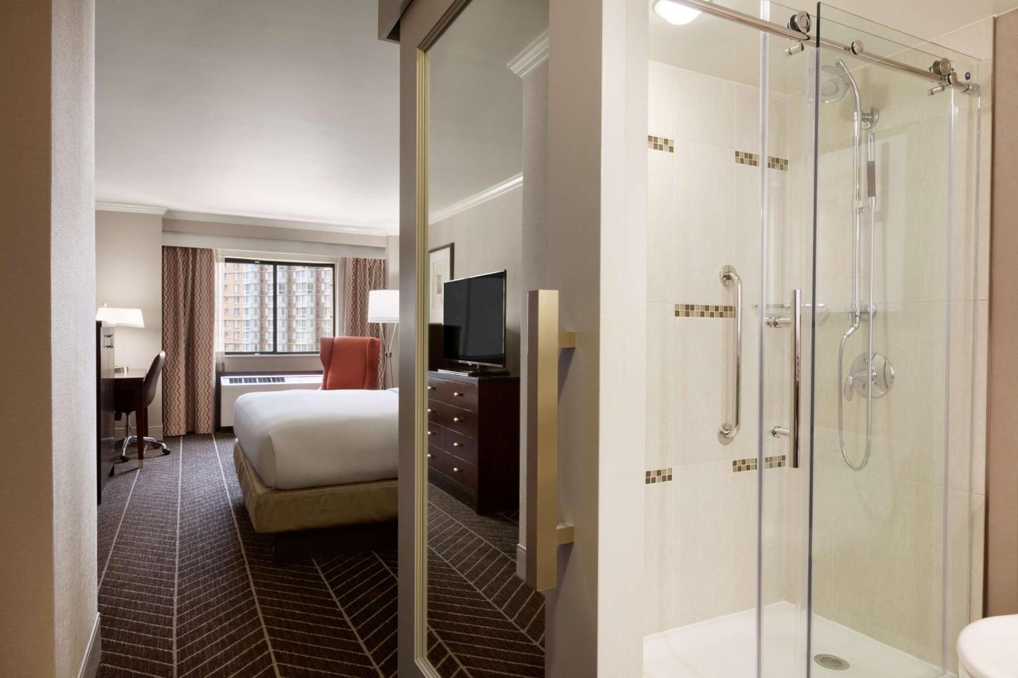 Hilton Arlington Hotel Exterior photo