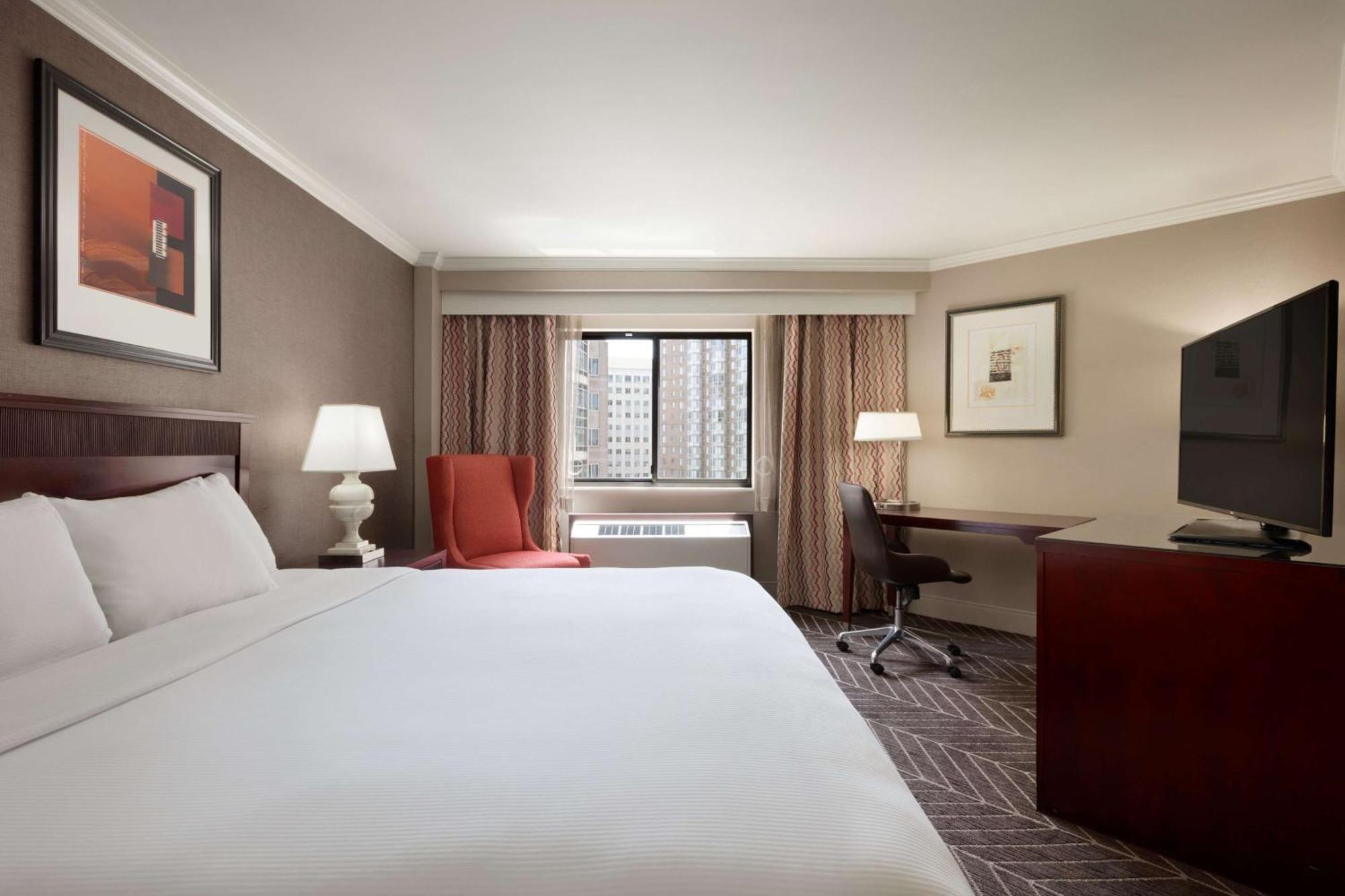 Hilton Arlington Hotel Exterior photo